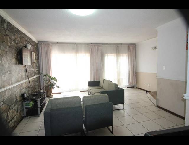 3 BEDROOM PROPERTY TO RENT IN BEDFORD GARDENS